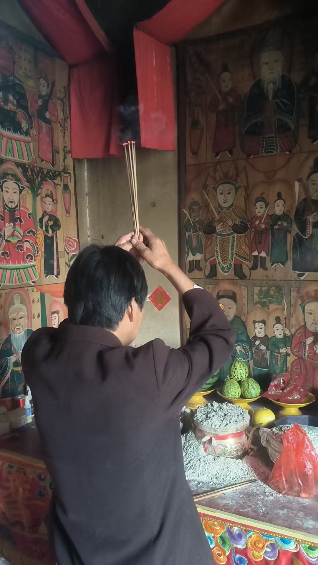 Auspicious Pixiu (with ritual implements included)