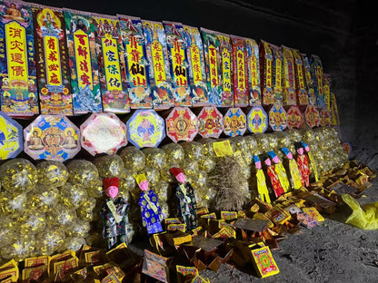 Auspicious Pixiu (with ritual implements included)